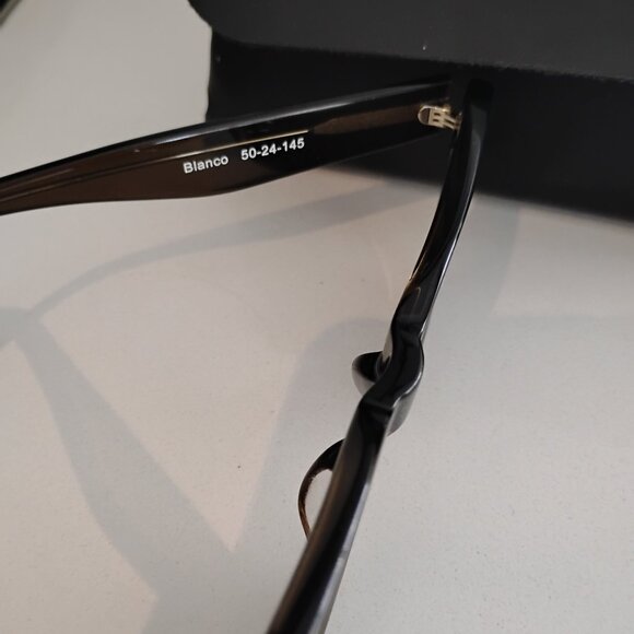 New, ON TREND Sunglasses! - Picture 3 of 8